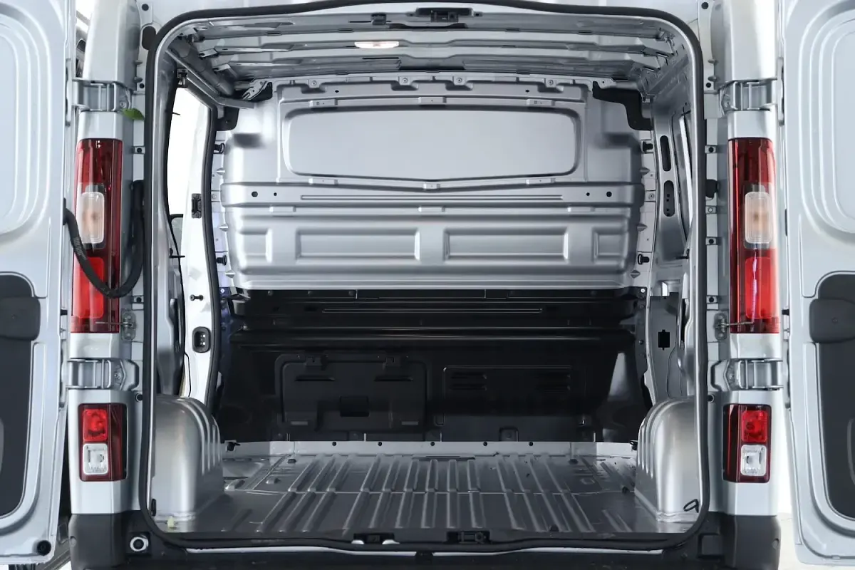 New Renault Trafic 2025 Grey MPV
