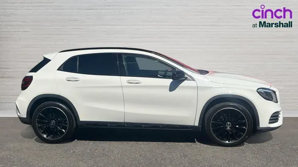 Used Mercedes GLA250 AMG Line Premium Plus 211 HP (155 kW) 2017 White SUV