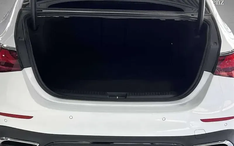 Used Mercedes E300 Urban 313 HP (230 kW) 2025 White Sedan