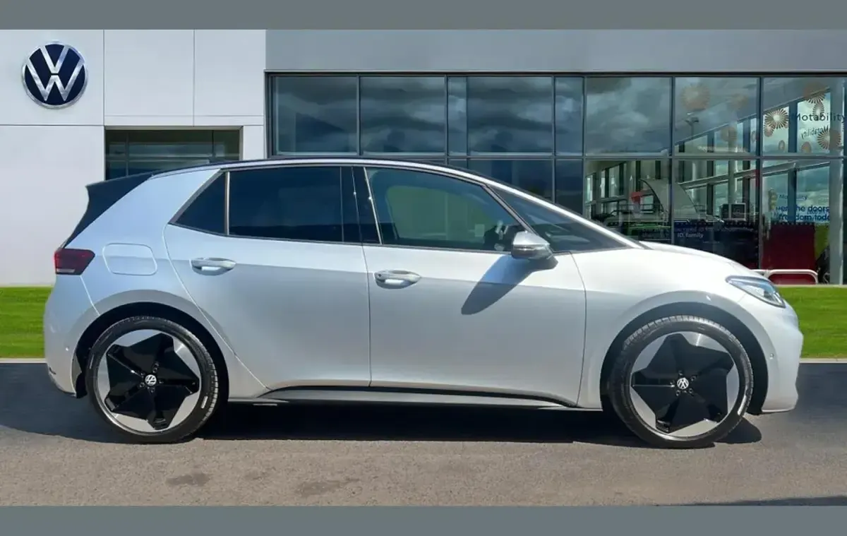 New VW ID.3 Pro 147 kW (200 HP) 2026 Silver Hatchback