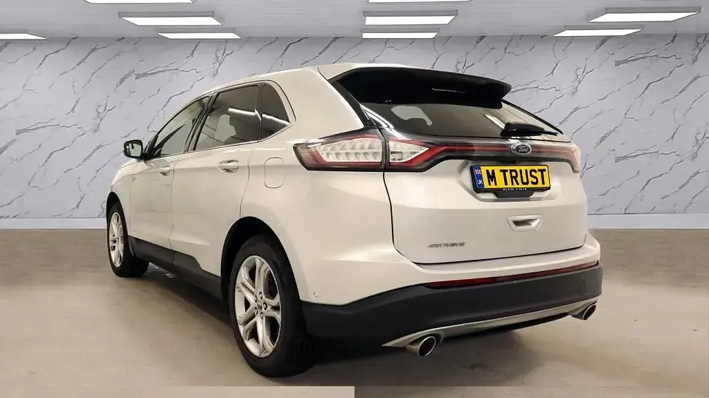 Usado Ford Edge Titanium 210 HP (154 kW) 2017 Prateado SUV