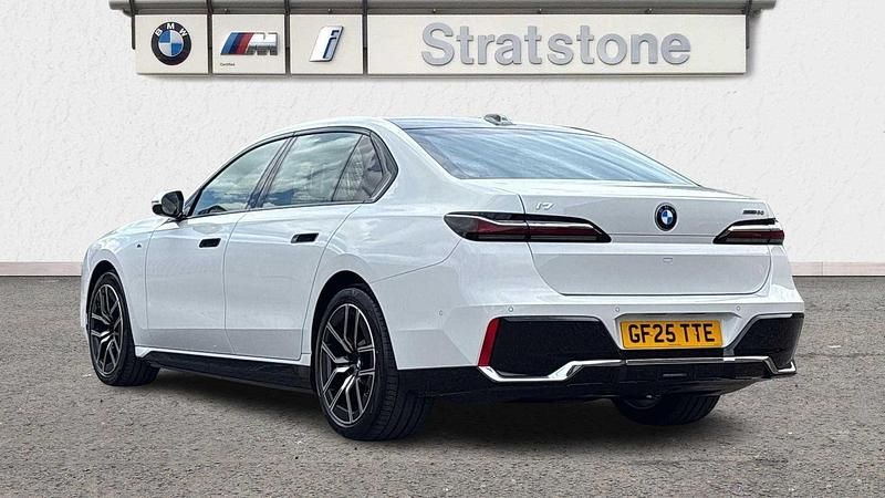 Used BMW i7 M Sport 330 kW (449 HP) 2025 White Sedan