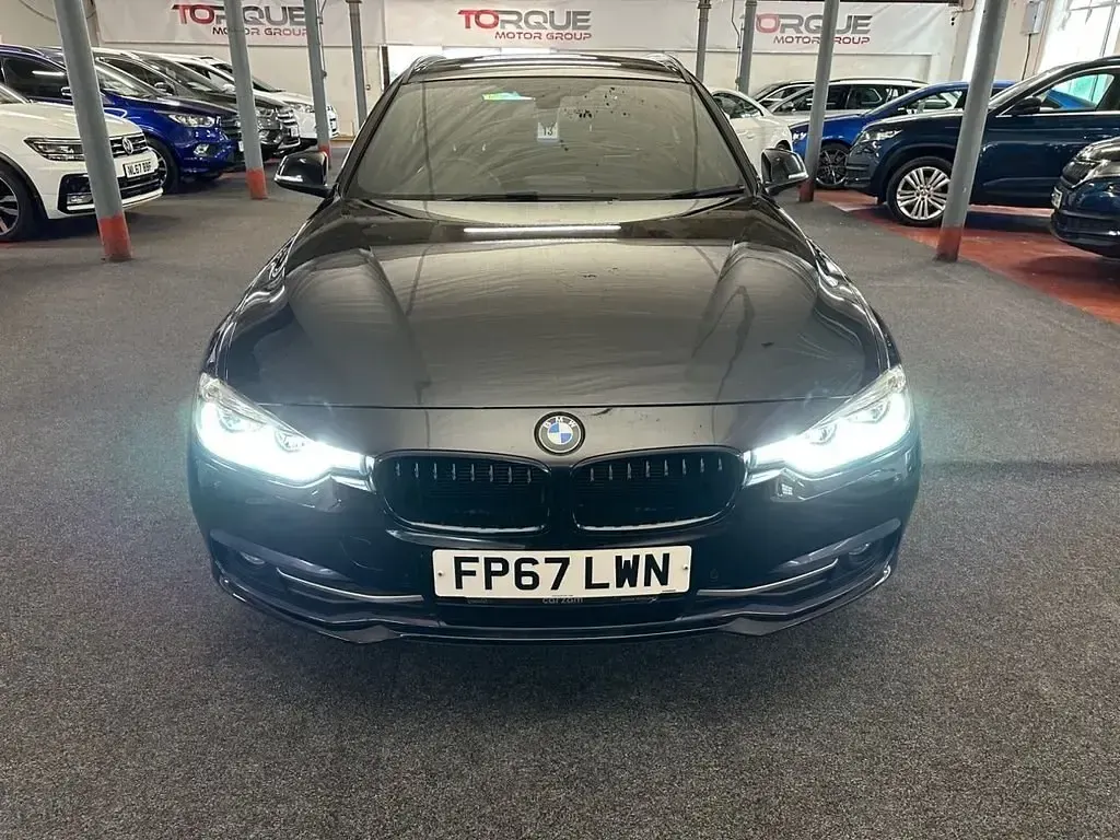 Begagnad BMW 320 Sport Line 190 HK (139 kW) 2017 Svart Kombi