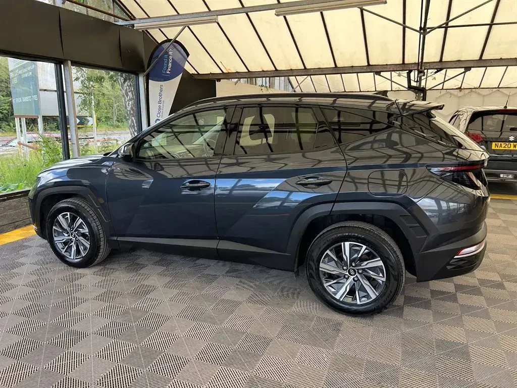 Used Hyundai Tucson SE 230 HP (169 kW) 2023 Grey SUV