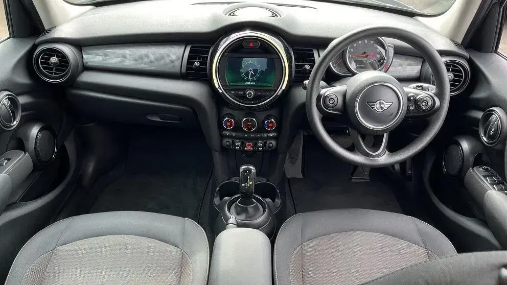 Used Mini Cooper Classic 134 HP (98 kW) 2020 Black Hatchback