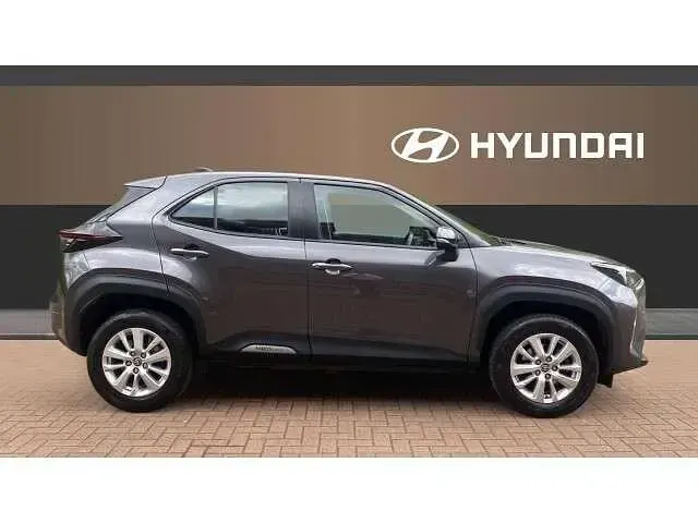 Used Toyota Yaris Cross 116 HP (85 kW) 2024 Grey SUV