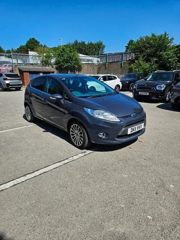 Used Ford Fiesta Titanium 2011 Grey Hatchback