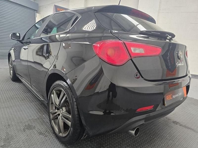 Used Alfa Romeo Giulietta Exclusive 170 HP (125 kW) 2015 Black Hatchback
