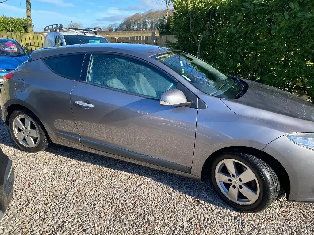 Used Renault Mégane Coupé Dynamique 110 HP (80 kW) 2011 Grey Coupe