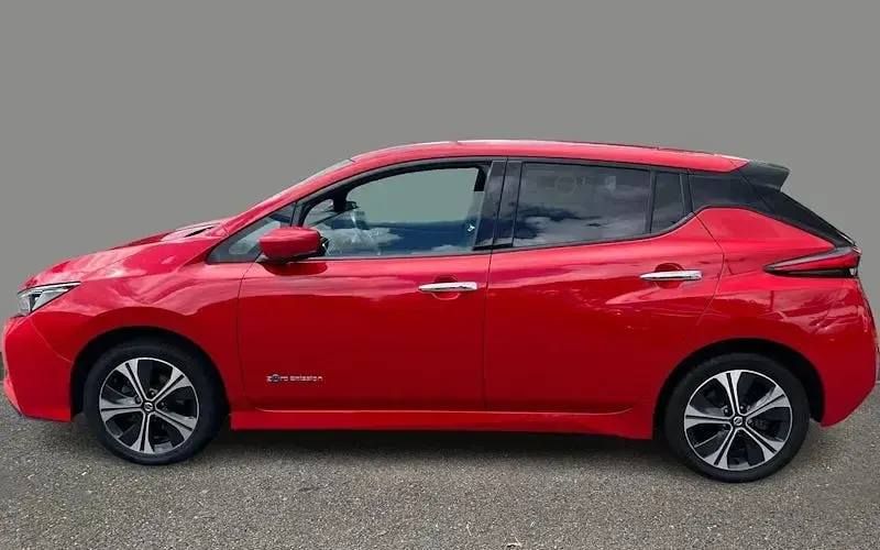 Used Nissan Leaf Tekna 160 kW (218 HP) 2020 Red Hatchback