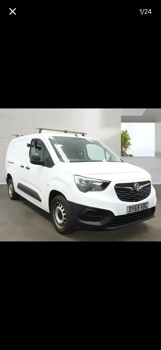 Used Vauxhall Combo Edition 100 HP (73 kW) 2019 White MPV
