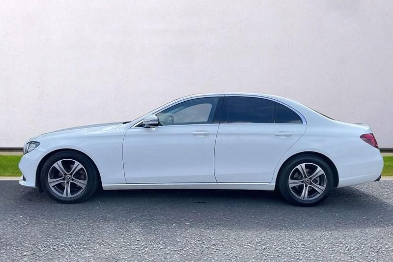 Used Mercedes E200 SE 184 HP (135 kW) 2018 White Sedan