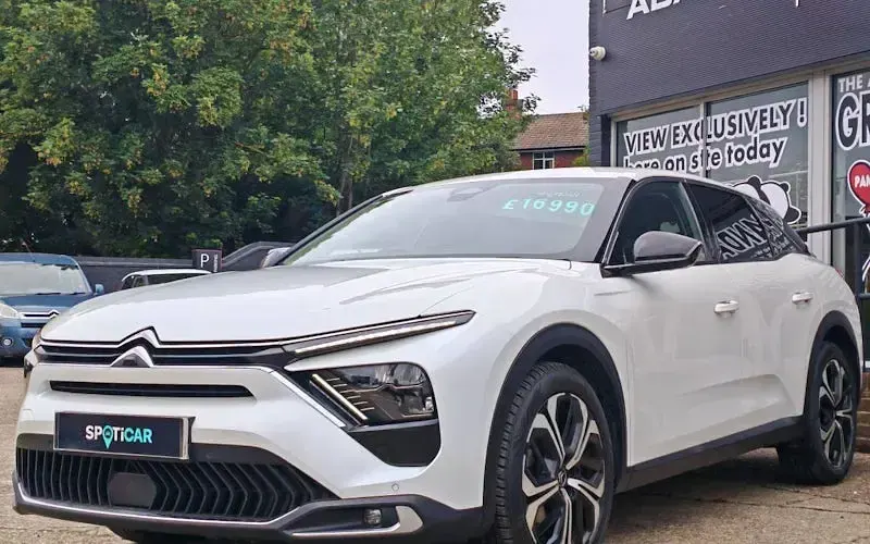 Used Citroën C5 X PureTech 131 HP (96 kW) 2023 White Estate