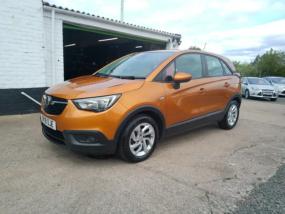 Used Vauxhall Crossland X 81 HP (59 kW) 2018 Orange SUV