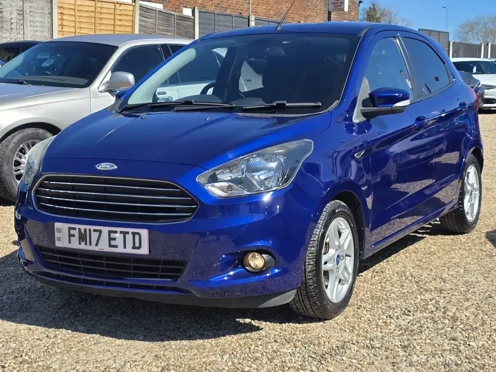 Used Ford Ka Plus Zetec 85 HP (62 kW) 2017 Blue Hatchback