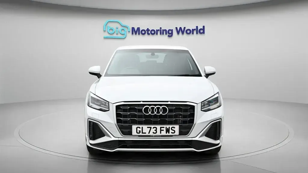 Begagnad Audi Q2 S-Line 150 HK (110 kW) 2023 Vit SUV