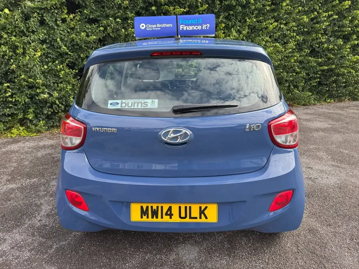 Used Hyundai i10 Premium 67 HP (49 kW) 2014 Blue Hatchback