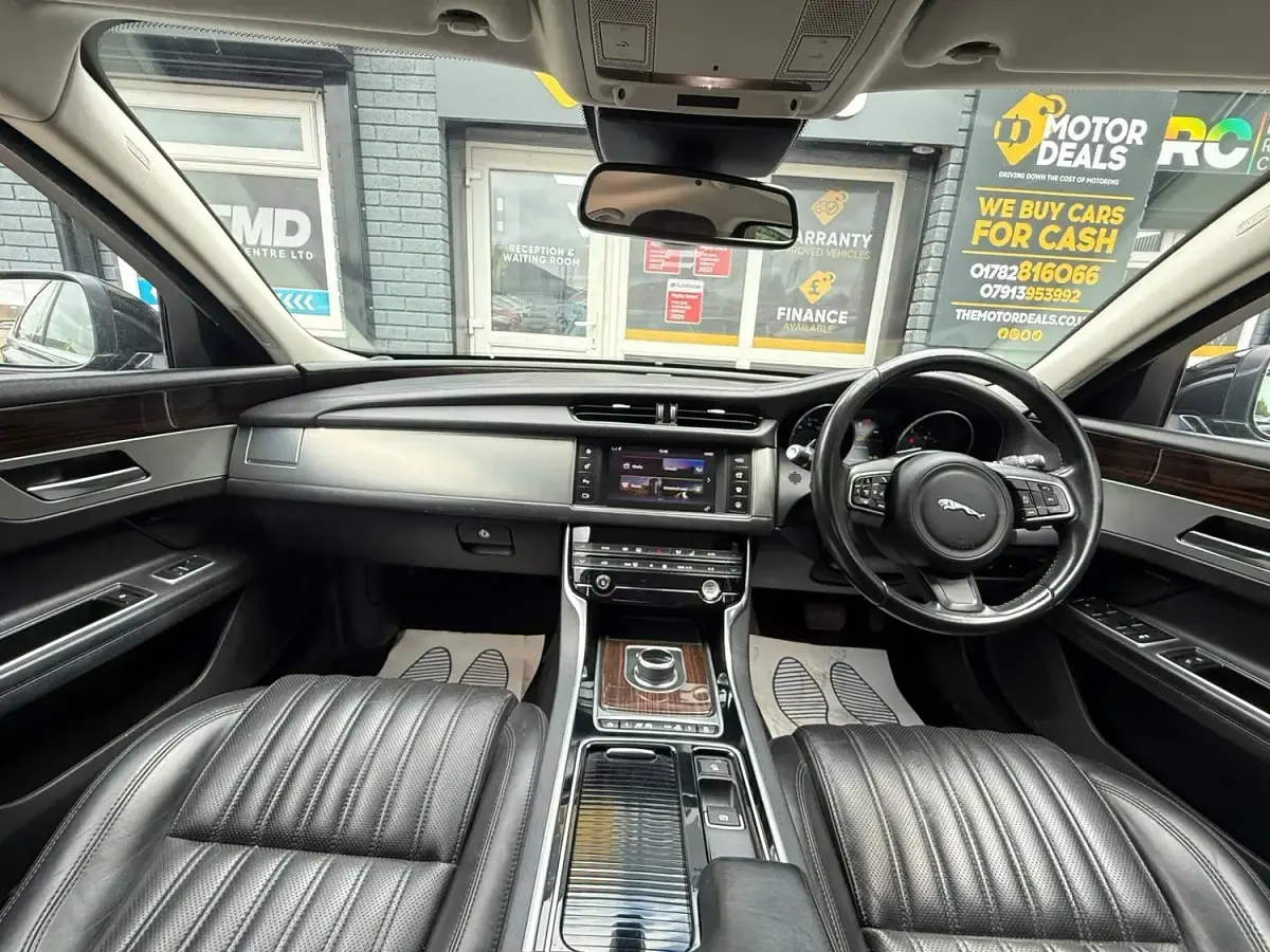 Used Jaguar XF Portfolio 177 HP (130 kW) 2017 Black Sedan