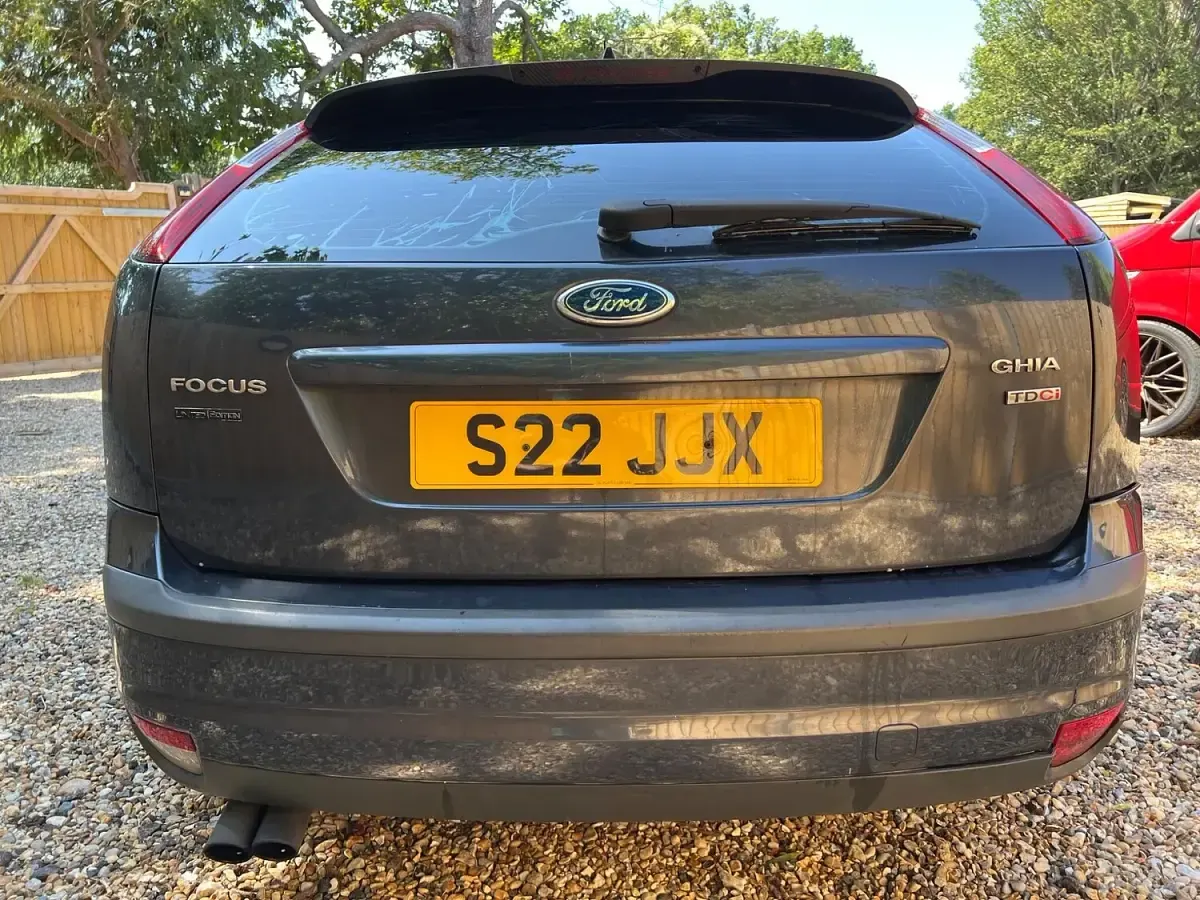 Used Ford Focus Ghia 113 HP (83 kW) 2006 Grey Hatchback