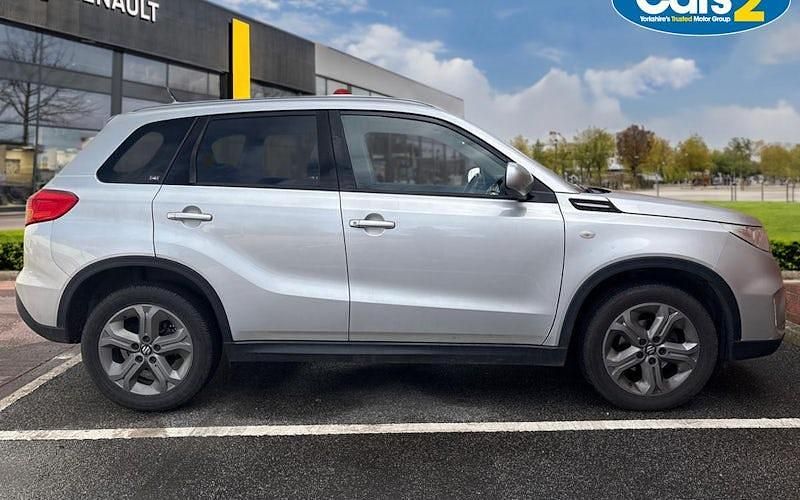 Second-hand Suzuki Vitara SZ-T 120 CP (88 kW) 2018 Argintiu SUV