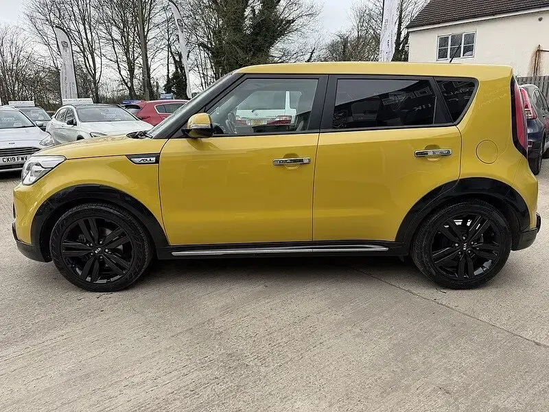 Used Kia Soul 128 HP (94 kW) 2015 Yellow SUV
