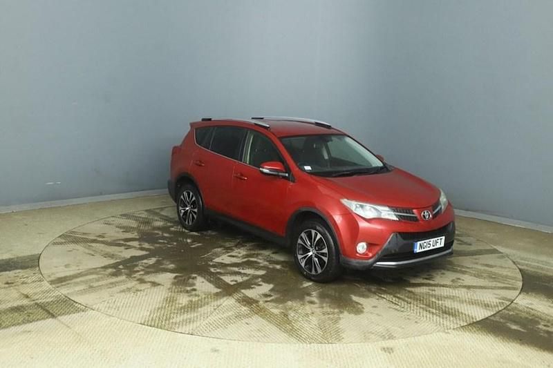 Used Toyota RAV4 124 HP (91 kW) 2015 Red SUV