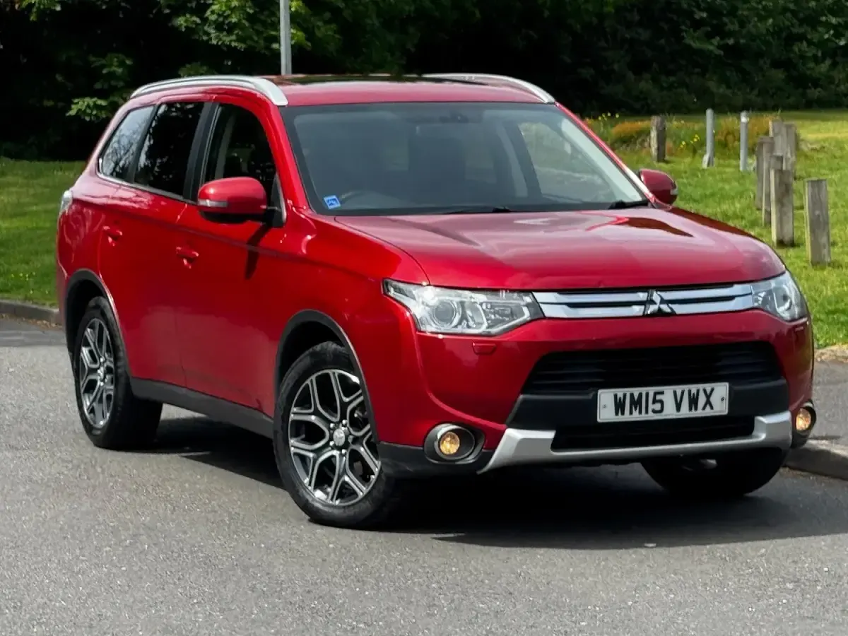 Used Mitsubishi Outlander 150 HP (110 kW) 2015 Red SUV