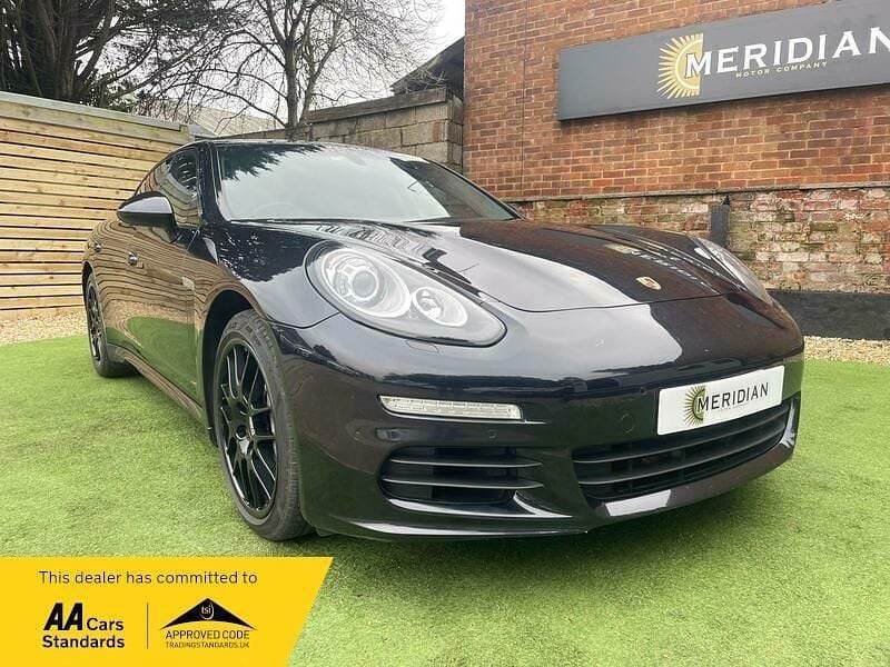 Used Porsche Panamera 300 HP (220 kW) 2014 Black Hatchback