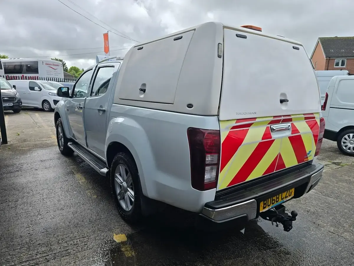 Used Isuzu D-Max 164 HP (120 kW) 2018 White Pickup
