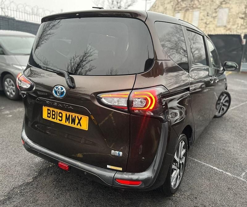 Used Toyota Sienta 2025 Brown MPV