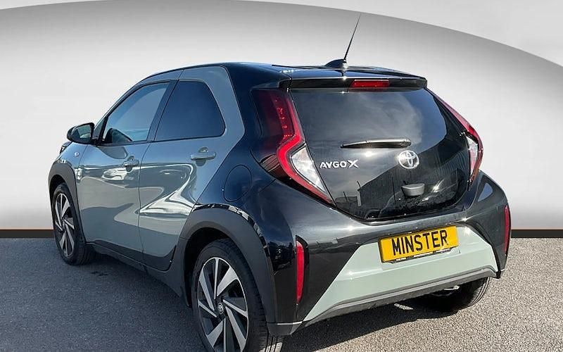 Used Toyota Aygo X 72 HP (52 kW) 2025 Green SUV