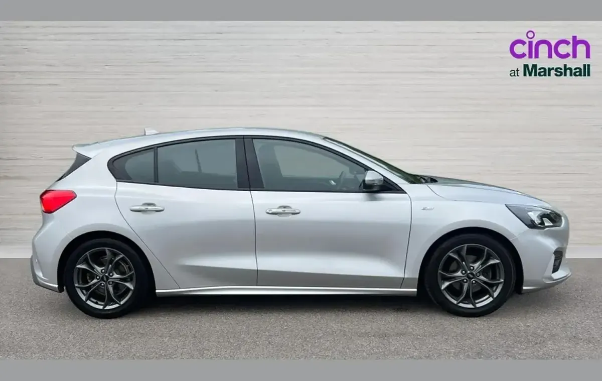 Used Ford Focus ST-Line 117 HP (86 kW) 2020 Silver Hatchback