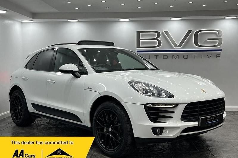 Used 2014 Porsche Macan SUV | £17,994 (A bit pricey) - Image 1/1