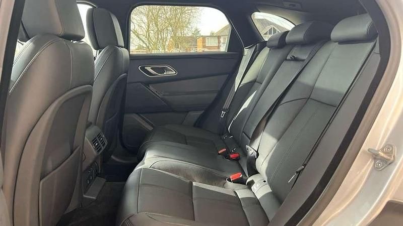 Used Land Rover Range Rover Velar HSE Dynamic 250 HP (183 kW) 2023 Hakuba silver SUV