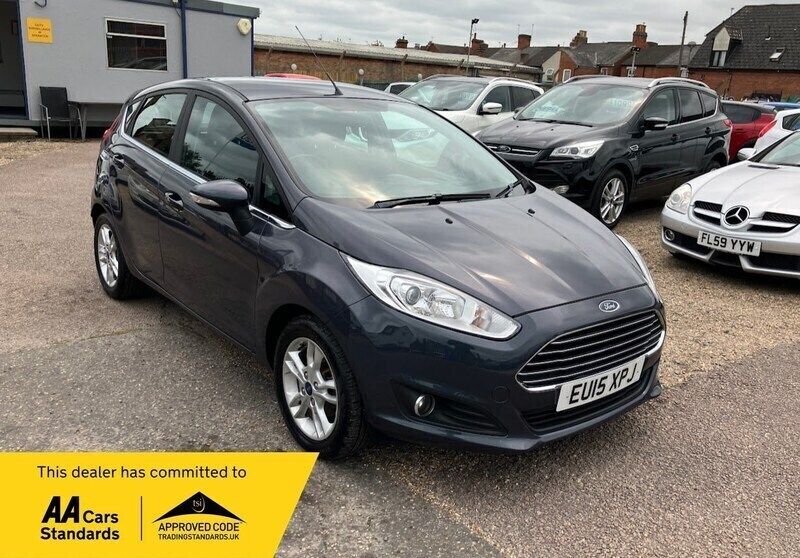 Grey Used 2015 Ford Fiesta Zetec Hatchback | £6,495 (Fair price) - Image 1/4