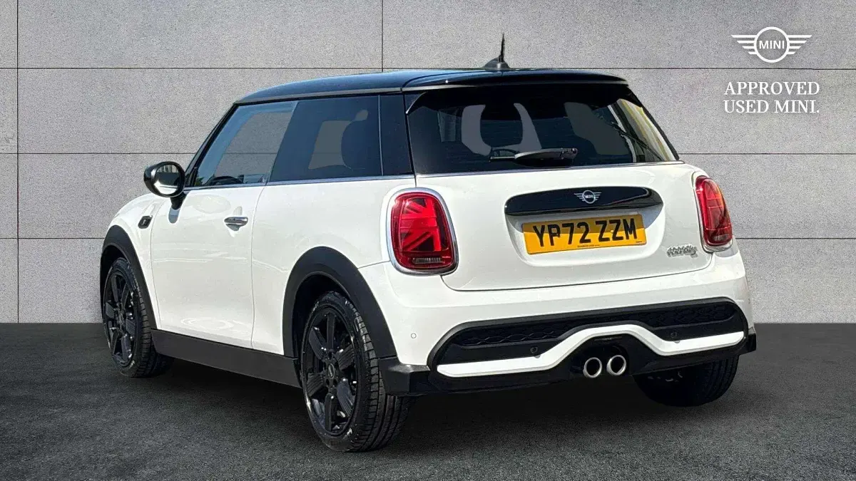 Used Mini Cooper S Classic 176 HP (129 kW) 2022 White Hatchback