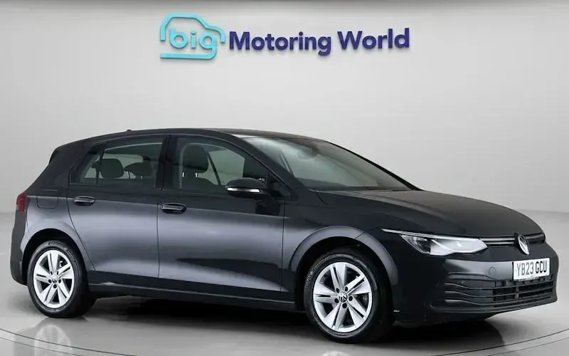 Used VW Golf VIII Life 116 HP (85 kW) 2023 Hatchback