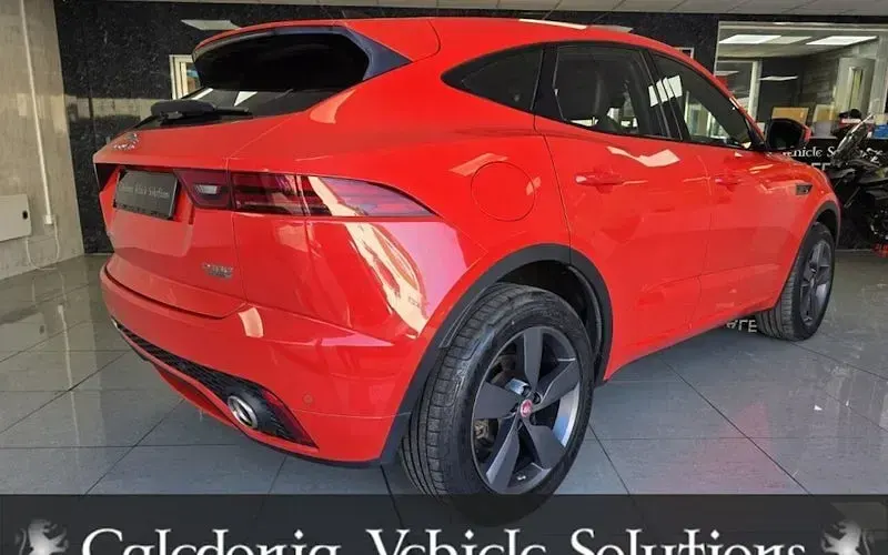Usado Jaguar E-Pace Chequered Flag 180 HP (132 kW) 2020 SUV