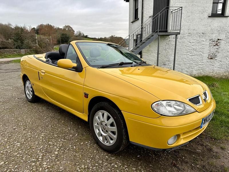 Yellow Used 2002 Renault Mégane Cabriolet Dynamique Cabriolet | £2,495 - Image 1/4