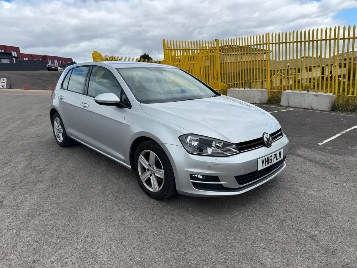 Used VW Golf VII Edition 125 HP (91 kW) 2016 Silver Hatchback