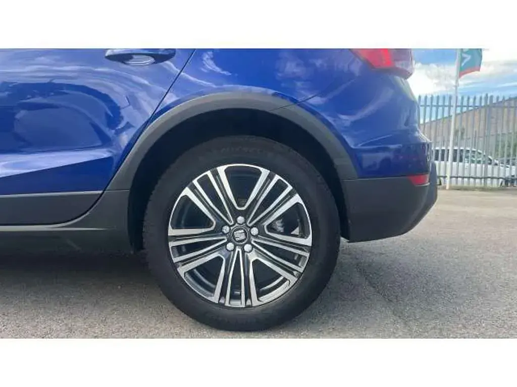 Used Seat Arona XCELLENCE 110 HP (80 kW) 2021 Blue SUV