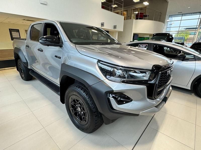 Silver New 2025 Toyota HiLux Sport Pickup | £39,995 (Fair price) - Image 1/4