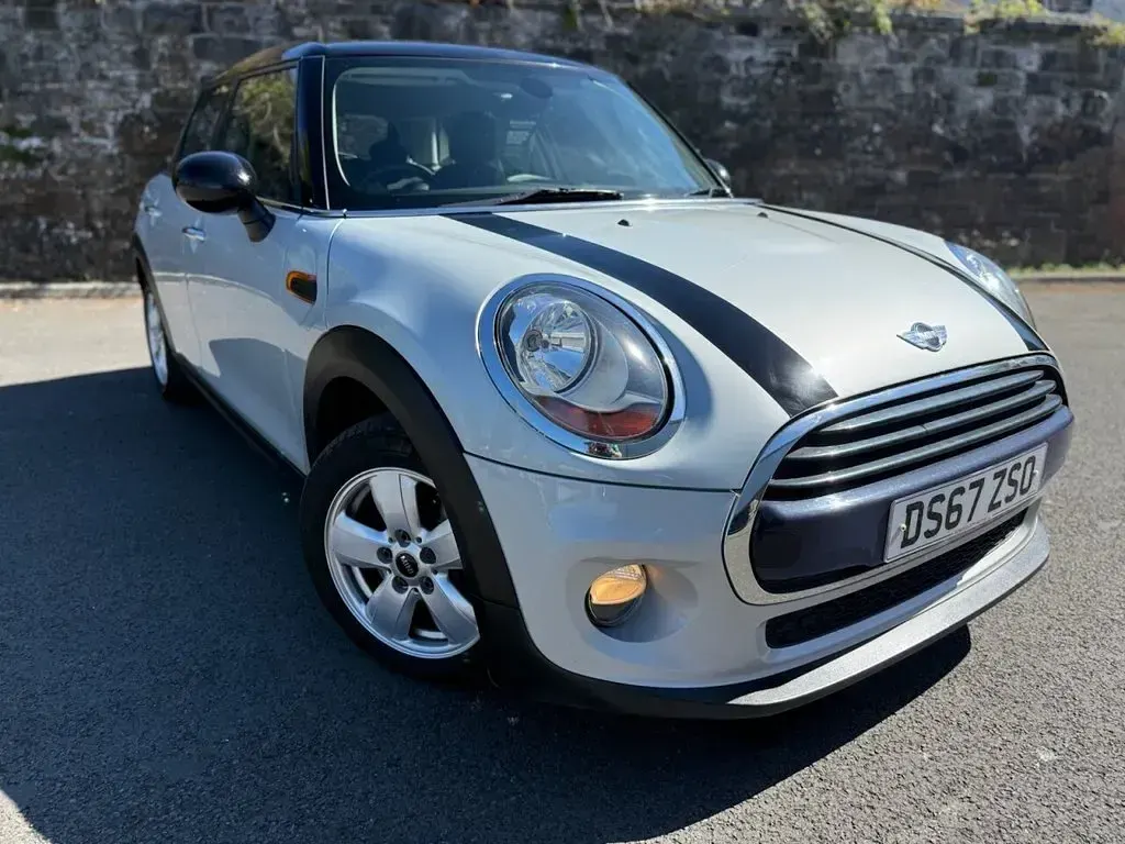 Used Mini Cooper D Hatch 116 HP (85 kW) 2017 Silver Hatchback