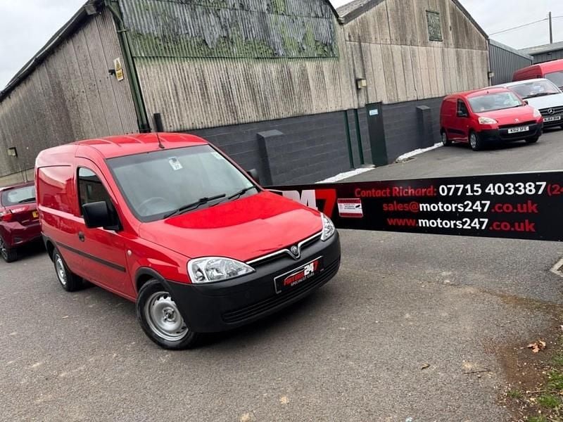Used Vauxhall Combo 75 HP (55 kW) 2011 Red Van