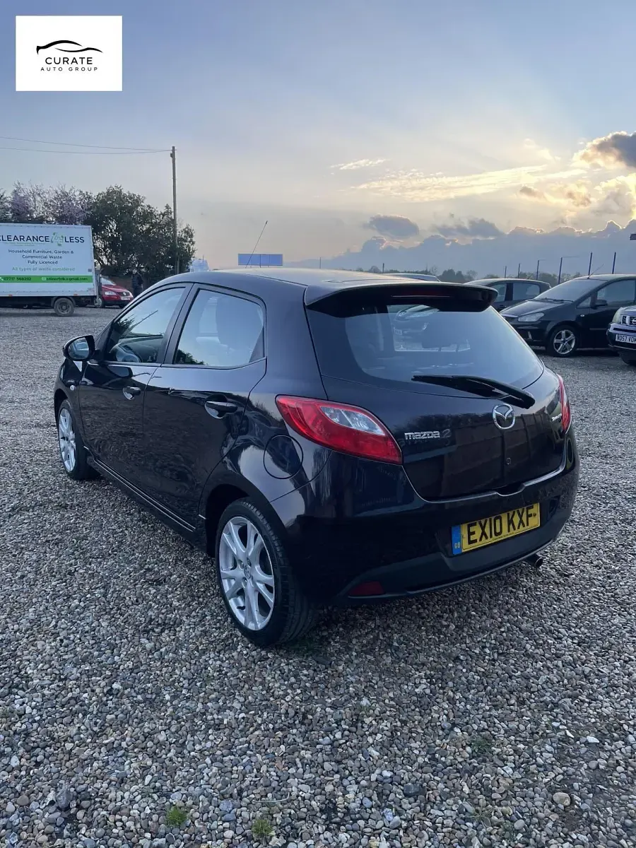 Używany Mazda 2 2010 Brązowy Hatchback