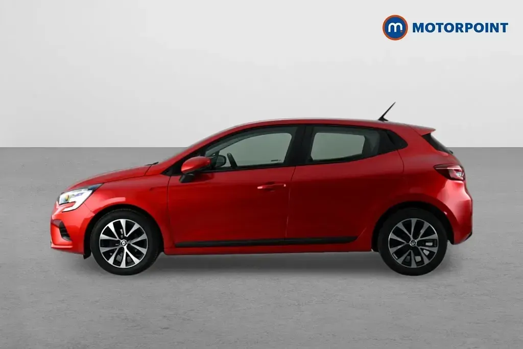 Used Renault Clio Iconic 90 HP (66 kW) 2021 Red Hatchback