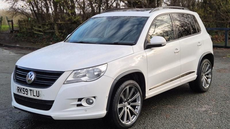 White Used 2009 VW Tiguan R-line SUV | £4,290 (Fair price) - Image 1/4