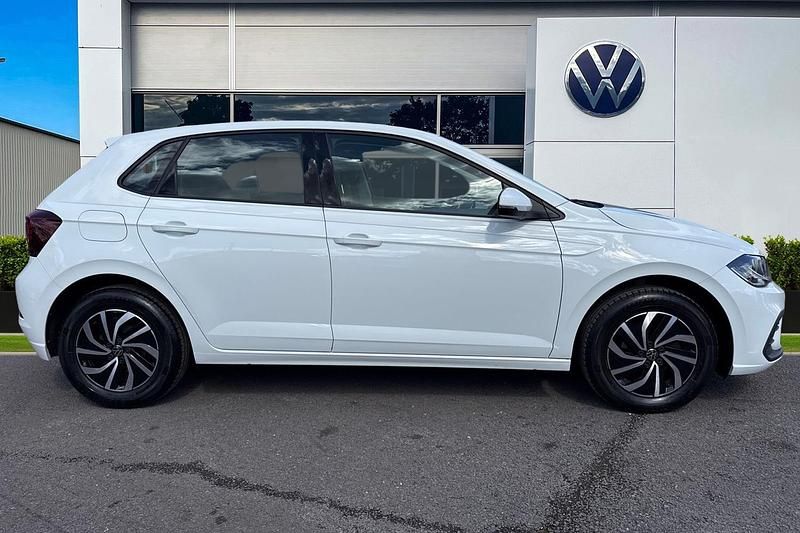 Used VW Polo Life 95 HP (69 kW) 2022 White Hatchback