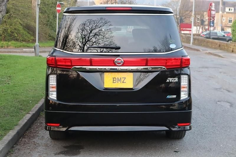 Used Nissan Elgrand 2011 Black MPV