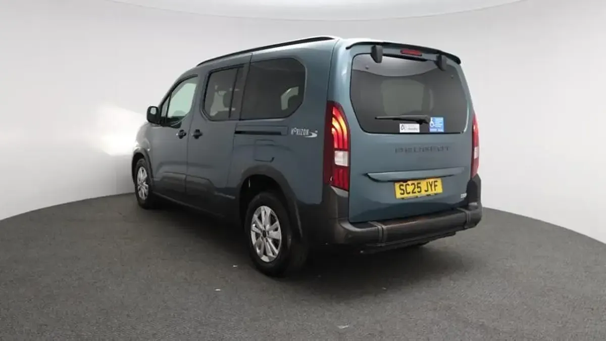 Used Peugeot Rifter 101 HP (74 kW) 2025 Blue MPV